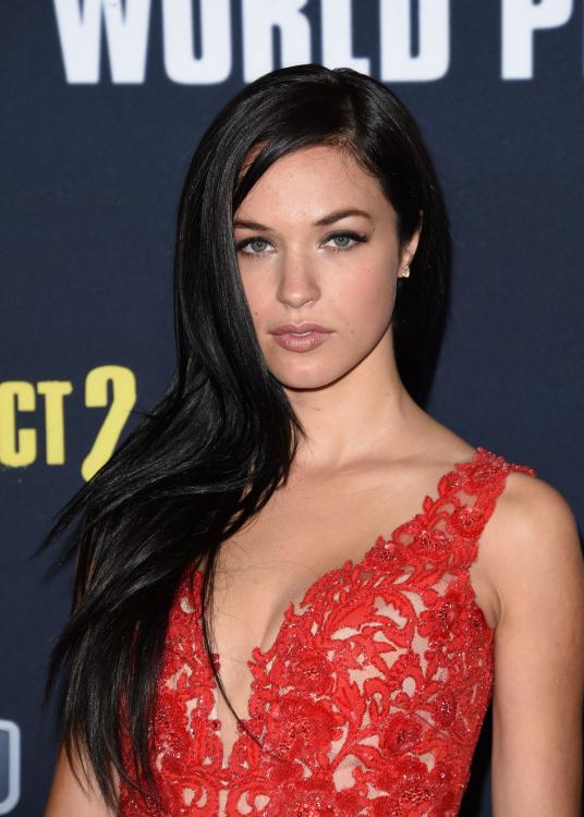 alexis knapp2.jpg